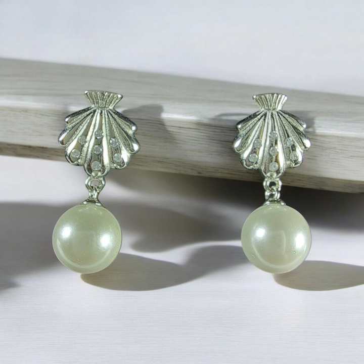 Silver Earrings with Shell Motif