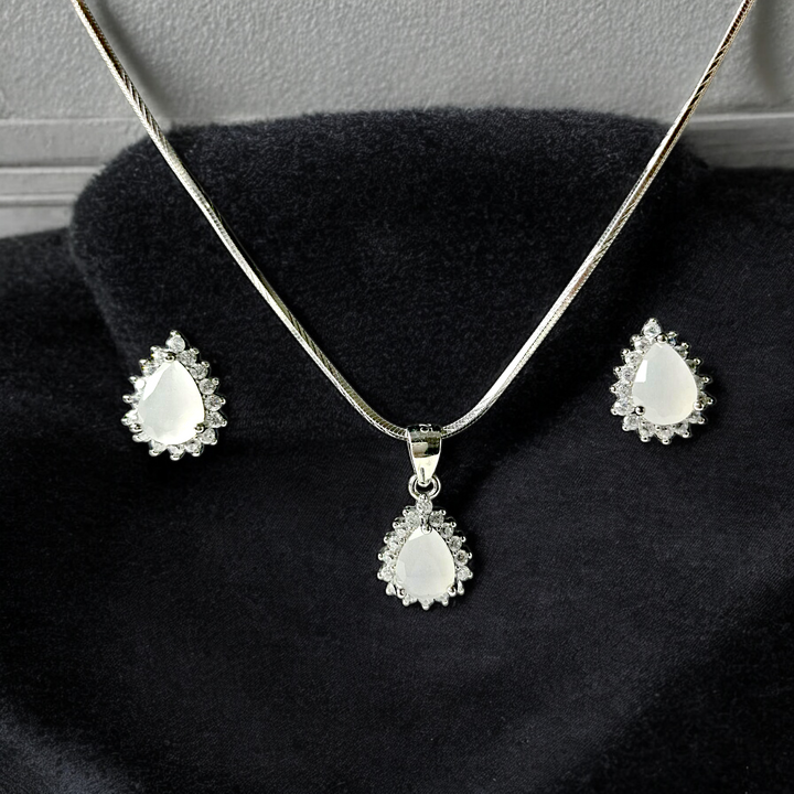 Pendant and Stud Earrings Set